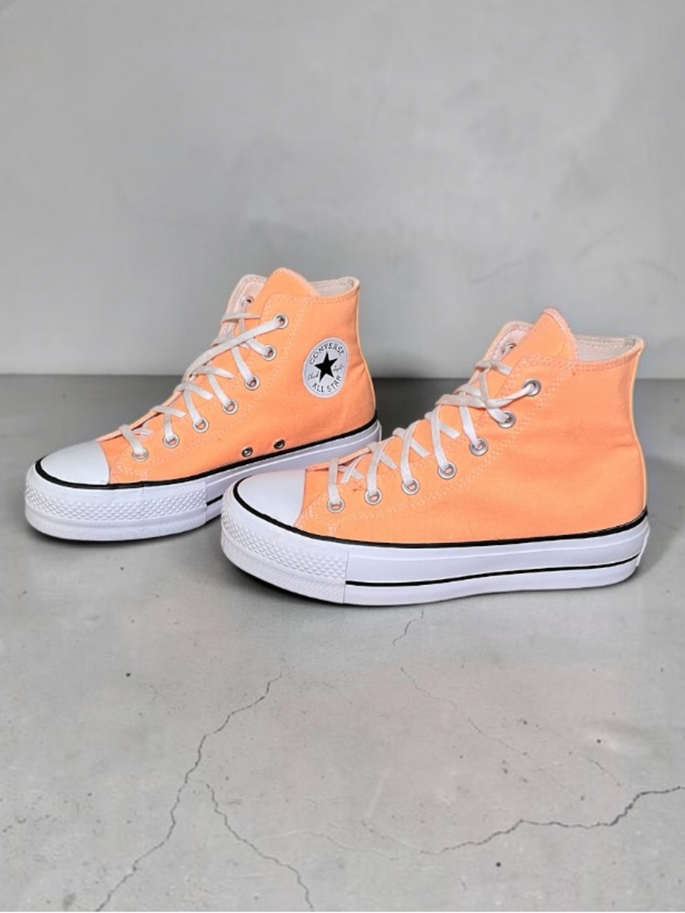 Converse Chuck Taylor All Star Lift Platform Peach Orange Women’s 8